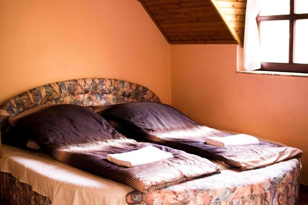 Brassoi Vendeghaz Hotel Miskolc Luaran gambar