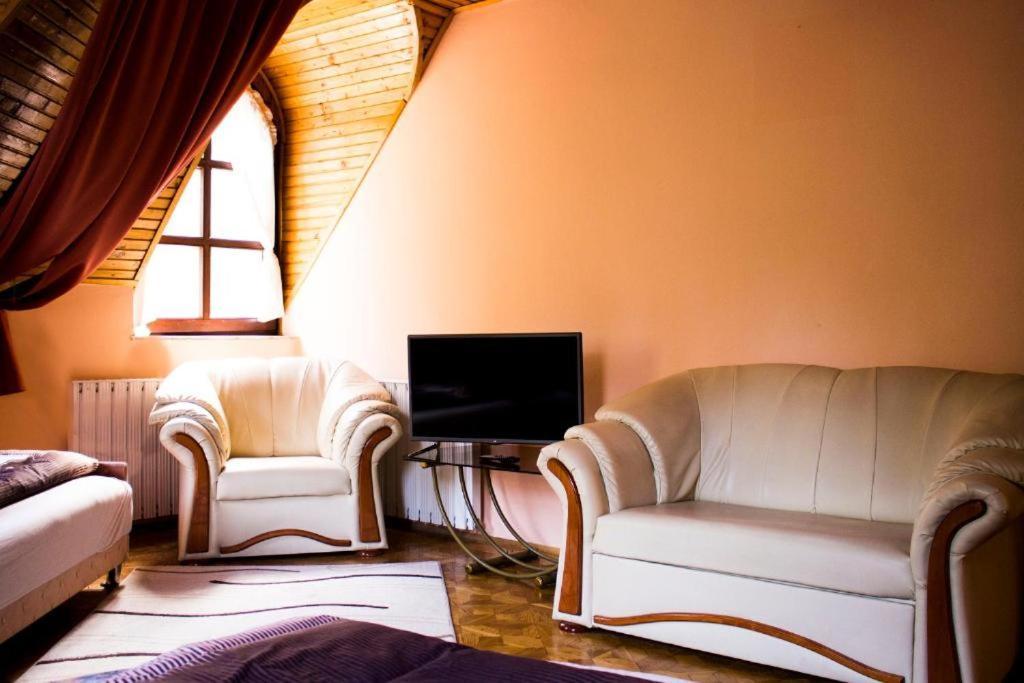 Brassoi Vendeghaz Hotel Miskolc Luaran gambar